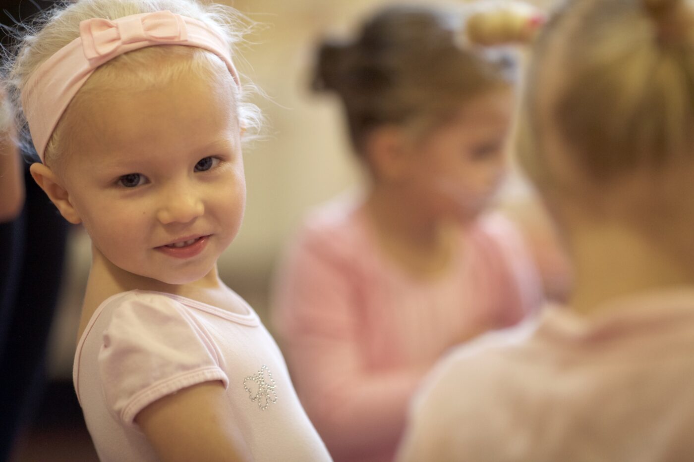 Nursery ballet girl in Earlsfield, Wandsworth class